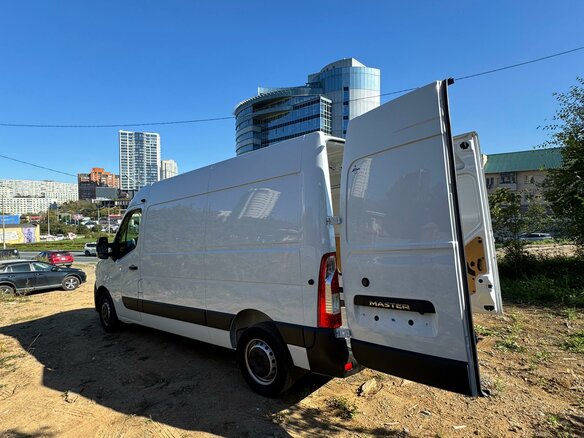 2022 Renault Master, белый, 4400000 рублей - вид 8