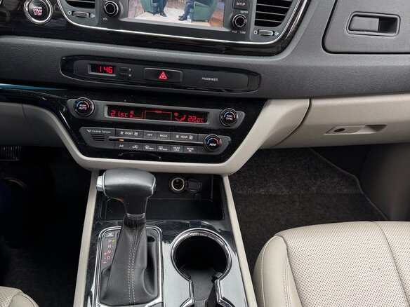 2019 Kia Carnival III, белый, 3120000 рублей - вид 9