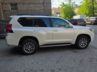 2019 Toyota Land Cruiser Prado 150 Series Рестайлинг 2, белый, 4600000 рублей, вид 4