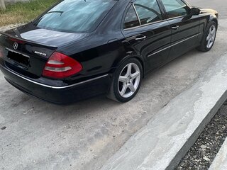 2004 Mercedes-Benz E-Класс 320 III (W211, S211), чёрный, 960000 рублей, вид 4