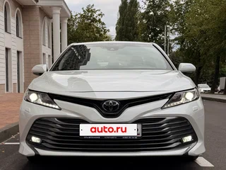 2020 Toyota Camry VIII (XV70), белый, 2749999 рублей, вид 1