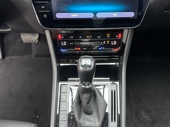 2023 Skoda Superb III Рестайлинг, бежевый - вид 8