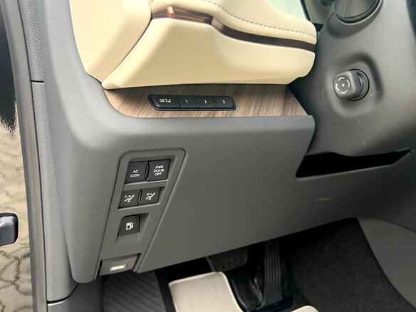 2026 Lexus LM 350h II, чёрный, 16200000 рублей - вид 19