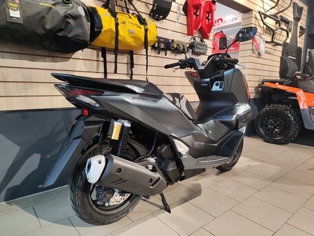 2025 Honda PCX 160, серый, 499900 рублей, вид 3