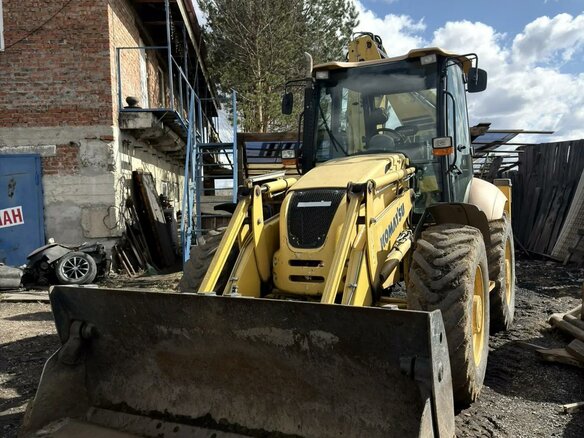 2013 Komatsu WB97S-5, жёлтый, 7500000 рублей - вид 6
