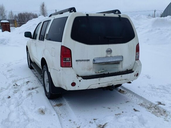 2011 Nissan Pathfinder III Рестайлинг, белый - вид 7