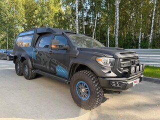2018 Toyota Tundra Double Cab II Рестайлинг, синий, 30000000 рублей, вид 2