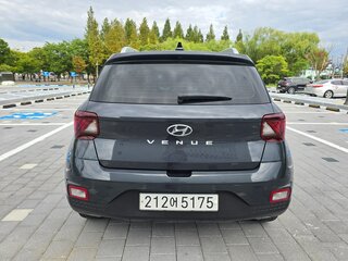 2022 Hyundai Venue I, серый, 1356200 рублей, вид 5