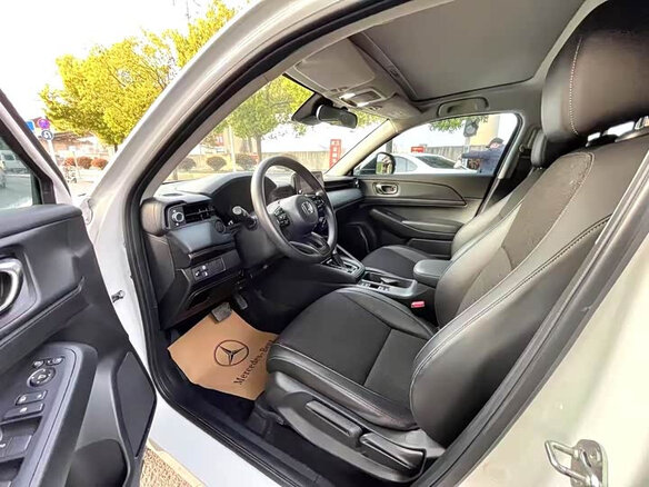 2024 Honda Vezel II, белый, 1724190 рублей - вид 2