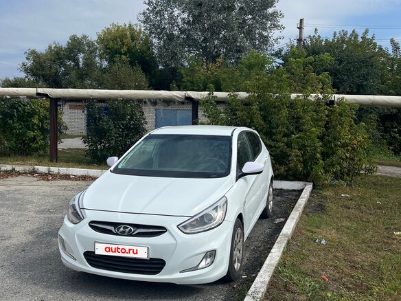 2013 Hyundai Solaris I, белый, 580000 рублей