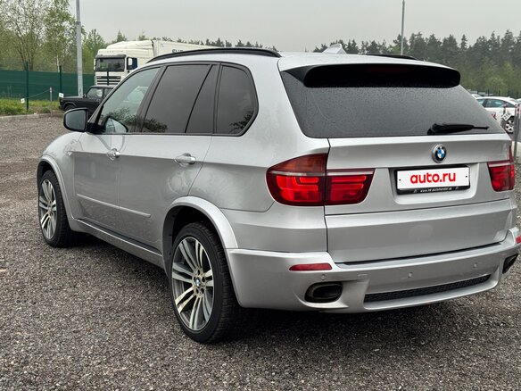 2010 BMW X5 40d II (E70) Рестайлинг, серебристый, 2000000 рублей - вид 3