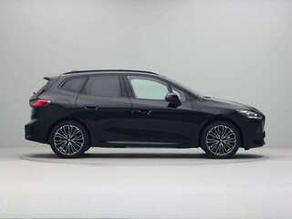 2026 BMW 2 серии Active Tourer 225e xDrive U06, чёрный, 6150000 рублей, вид 3