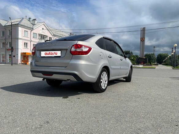 2018 Lada (ВАЗ) Granta I Рестайлинг, серебристый, 660000 рублей - вид 4