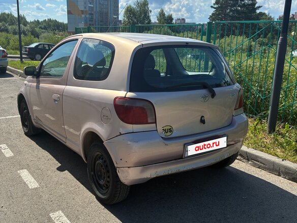 2001 Toyota Vitz I (P10), розовый, 280000 рублей - вид 5