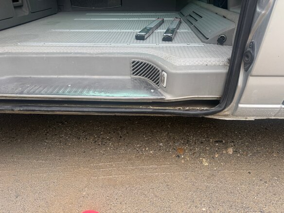 2002 Volkswagen Multivan T4, серебристый, 2100000 рублей - вид 12