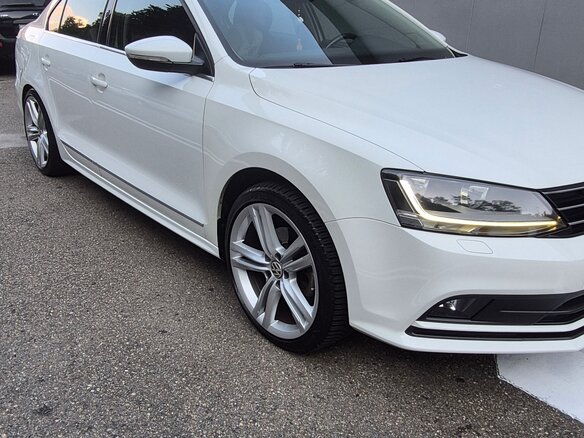 2017 Volkswagen Jetta VI Рестайлинг, белый, 1550000 рублей - вид 2