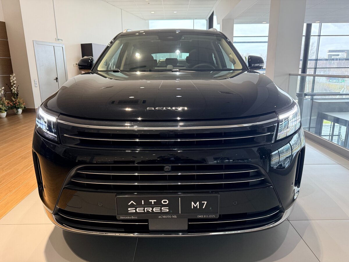Открыть фотографии: Seres M7