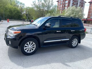 2014 Toyota Land Cruiser 200 Series Рестайлинг 1, чёрный, 5250000 рублей, вид 4