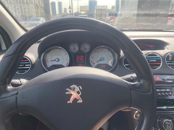 2011 Peugeot 308 I Рестайлинг, белый, 550000 рублей - вид 7