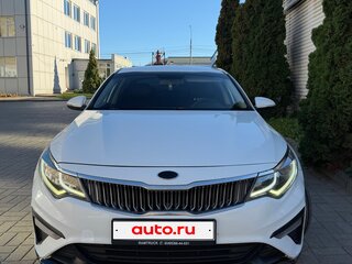 2019 Kia Optima IV Рестайлинг, белый, 600000 рублей, вид 2