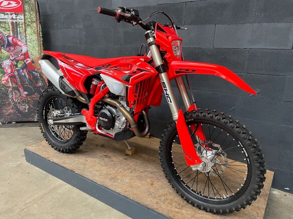2026 Beta RR 4T 350/390/430/480 RC, красный, 779900 рублей