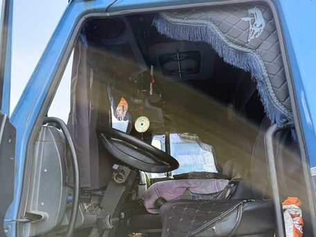 2009 КамАЗ 65117, голубой, 1500000 рублей, вид 5
