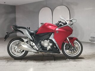 2011 Honda VFR 1200, красный, 967000 рублей, вид 1