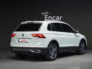 2022 Volkswagen Tiguan II Рестайлинг, белый, 4290000 рублей, вид 3