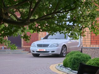 2000 Mercedes-Benz S-Класс 320 IV (W220), белый, 799000 рублей, вид 2