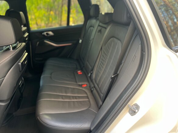 2019 BMW X5 30d IV (G05/G18), белый, 7340000 рублей - вид 11