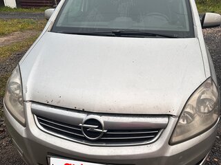 2011 Opel Zafira B Рестайлинг, серебристый, 740000 рублей, вид 1