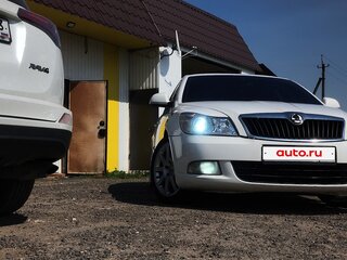 2013 Skoda Octavia II (A5) Рестайлинг, белый, 800000 рублей, вид 1