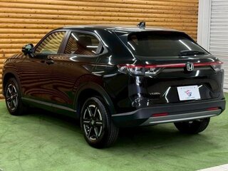 2022 Honda Vezel II, чёрный, 1815000 рублей, вид 3
