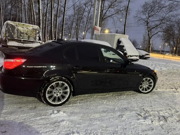 2009 BMW 5 серии 525i V (E60/E61) Рестайлинг, чёрный, 1400000 рублей - вид 8