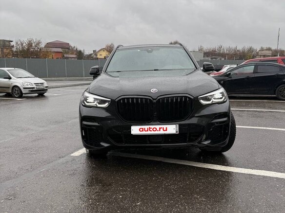 2022 BMW X5 30d IV (G05/G18), чёрный, 8350000 рублей - вид 2