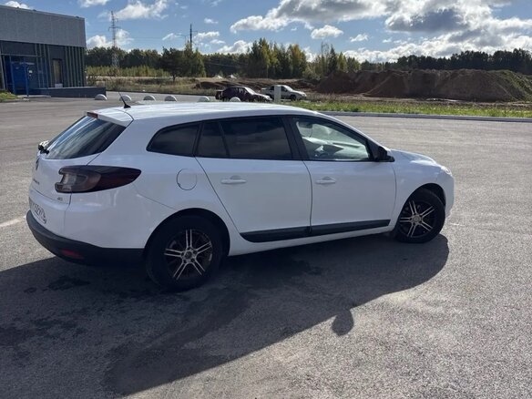 2009 Renault Megane III, белый - вид 2