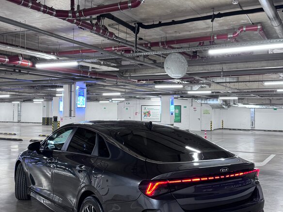 2020 Kia K5 III, серый, 2350000 рублей - вид 9