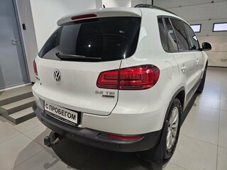 2016 Volkswagen Tiguan AMT I Рестайлинг, белый, 1299000 рублей, вид 4