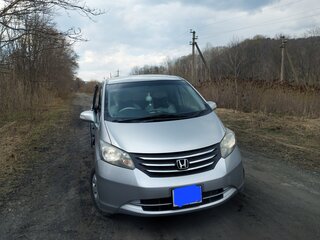 2011 Honda Freed I, серебристый, 1200000 рублей, вид 2