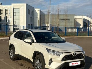 2021 Toyota RAV4 V (XA50), белый, 3600000 рублей, вид 3