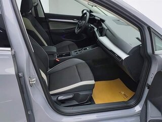 2022 Volkswagen Golf VIII, серый, 1870000 рублей, вид 3