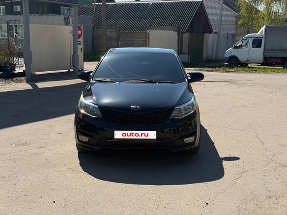 2016 Kia Rio III Рестайлинг, чёрный, 1100000 рублей - вид 1