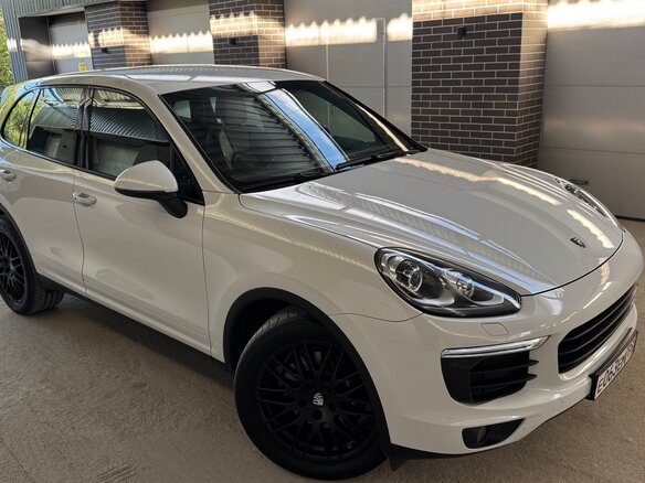 2015 Porsche Cayenne II Рестайлинг (958), белый, 4355000 рублей - вид 4