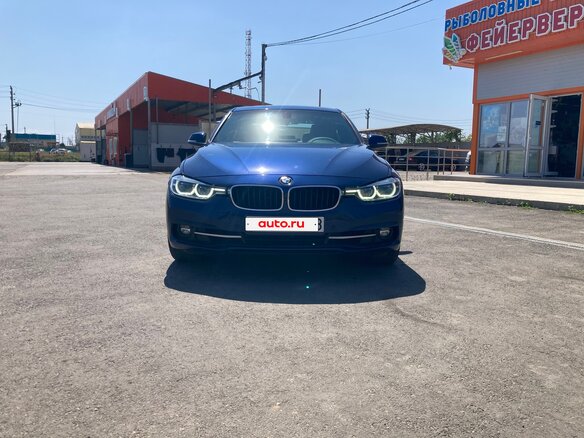 2018 BMW 3 серии 330i xDrive VI (F3x) Рестайлинг, синий, 2300000 рублей - вид 3