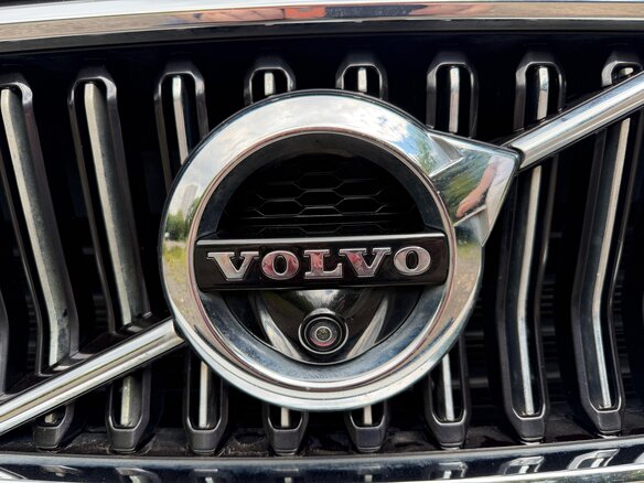 2019 Volvo XC40 I, белый - вид 18