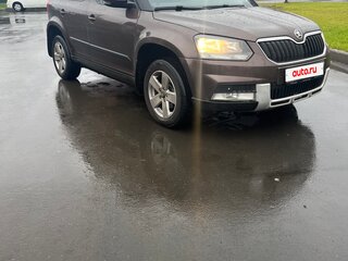 2014 Skoda Yeti I Рестайлинг, коричневый, 950000 рублей, вид 3
