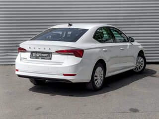 2021 Skoda Octavia IV (A8), белый, 2250000 рублей, вид 5