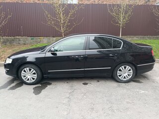 2010 Volkswagen Passat B6, чёрный, 570000 рублей, вид 3