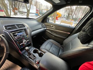 2015 Ford Explorer V Рестайлинг, белый, 2250000 рублей, вид 4