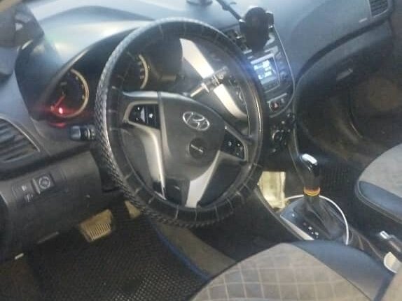 2015 Hyundai Solaris I Рестайлинг, синий, 900000 рублей - вид 6